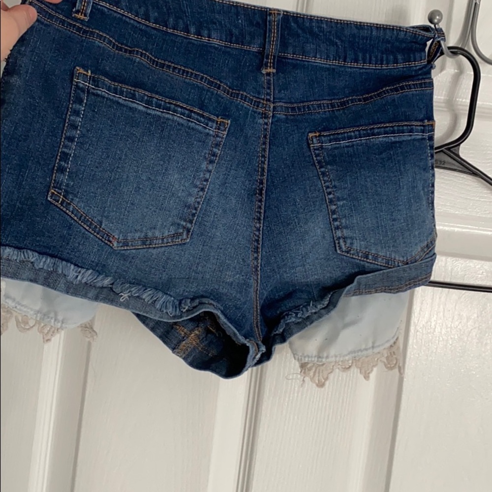 Shorts - Picture 2 of 3